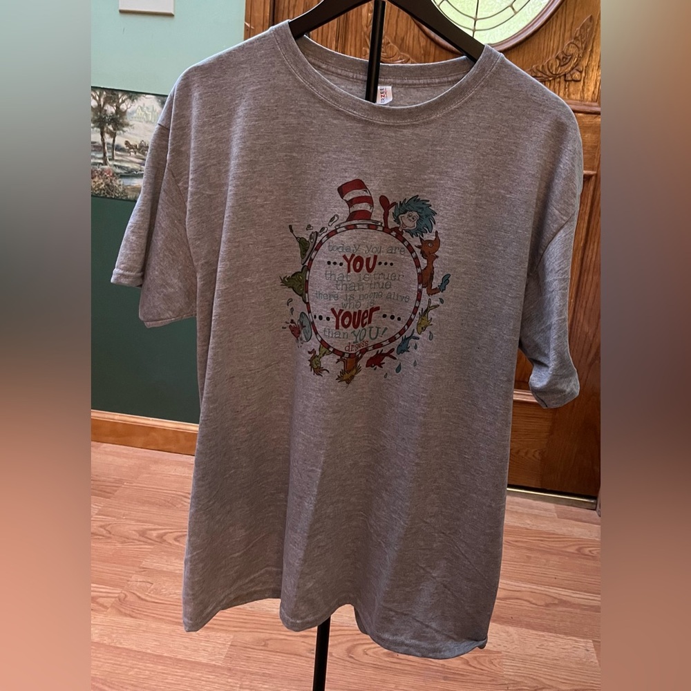 Jerzees Heather Gray T-Shirt Dr Seuss says today you are you, etc womens/mens